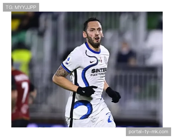 官方报道：热那亚主力中卫德温特解禁复出，将稳固三中卫体系